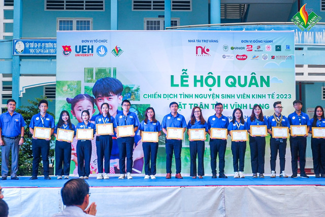 [ĐHKT] Hành trình tự hào của tuổi trẻ UEH trên quê hương Mang Thít – Đánh dấu cột mốc kỷ niệm 30 năm các chương trình, chiến dịch tình nguyện hè của thanh niên thành phố Hồ Chí Minh (1994 – 2023)